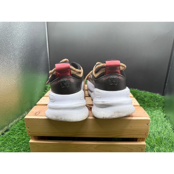 Fashion Forward Inspired Designer Sneakers- Size 9M - Picture 6 of 10